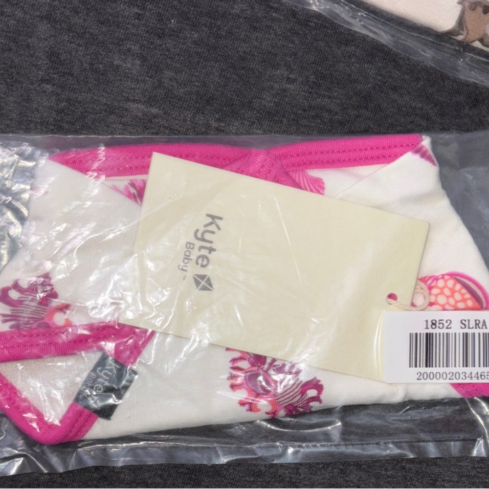 Raspberry shell Kyte baby bib new in bag